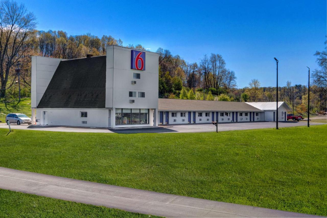Motel 6 Bellville, Oh
